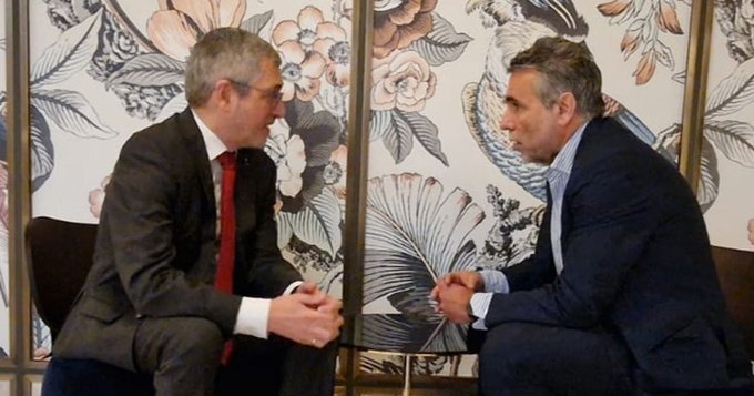 19022026 Hugo Morán hablando con Luis. B.