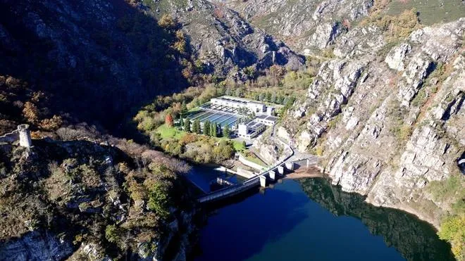 Presa y embalse de Rioseco